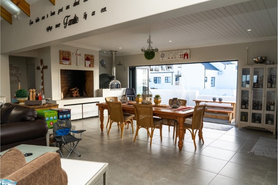 5 Bedroom Property for Sale in Da Gama Bay Western Cape